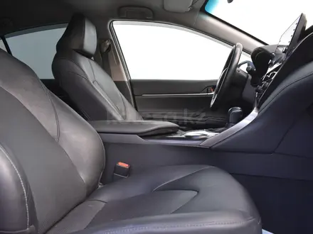 Toyota Camry Prestige 2021 года за 13 099 990 тг. в Атырау – фото 14