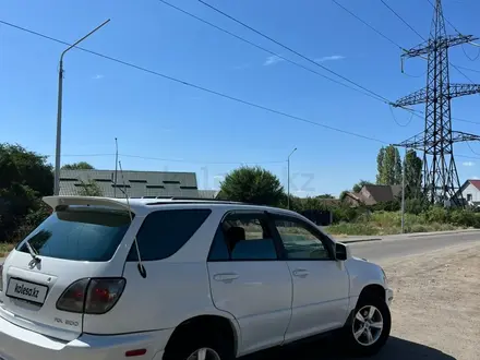 Lexus RX 300 1999 года за 3 600 000 тг. в Алматы – фото 2