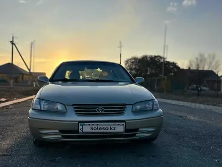 Toyota Camry 1998 года за 3 600 000 тг. в Кызылорда – фото 3