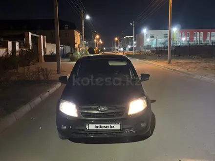 ВАЗ (Lada) Granta 2190 2013 года за 2 500 000 тг. в Актау – фото 2