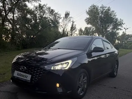 Hyundai Accent 2021 года за 7 800 000 тг. в Усть-Каменогорск – фото 2