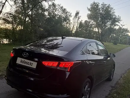 Hyundai Accent 2021 года за 7 800 000 тг. в Усть-Каменогорск – фото 3