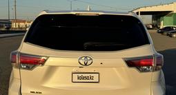 Toyota Highlander 2015 года за 10 000 000 тг. в Атырау – фото 3