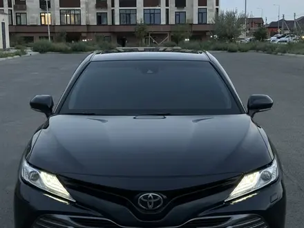 Toyota Camry 2019 года за 8 500 000 тг. в Атырау – фото 5