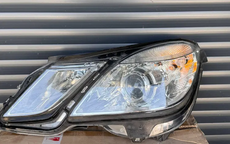 Фара w212 дорестайлинг за 130 000 тг. в Алматы