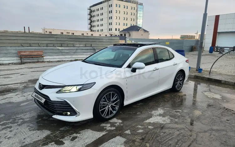 Toyota Camry 2022 года за 15 000 000 тг. в Актау