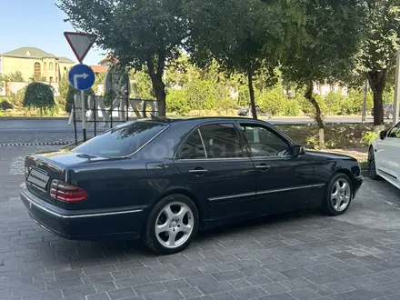 Mercedes-Benz E 280 2000 года за 4 400 000 тг. в Шымкент – фото 3