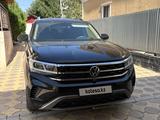 Volkswagen Teramont 2022 года за 20 500 000 тг. в Атырау