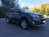 Toyota RAV4 2015 года за 12 000 000 тг. в Астана