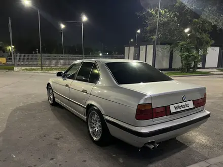 BMW 525 1990 года за 1 950 000 тг. в Алматы – фото 4