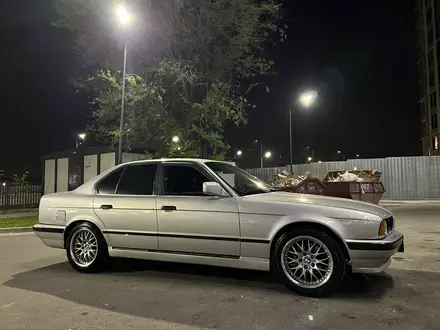 BMW 525 1990 года за 1 950 000 тг. в Алматы – фото 3