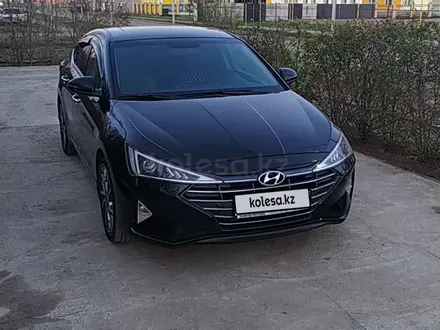 Hyundai Elantra 2019 года за 9 200 000 тг. в Уральск