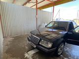 Mercedes-Benz E 220 1993 годаfor1 200 000 тг. в Тараз – фото 2