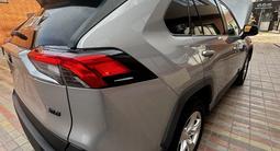 Toyota RAV4 2020 года за 12 400 000 тг. в Атырау – фото 5