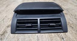 Дефлектор передней панели с часами Оригинал за 25 000 тг. в Алматы