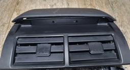 Дефлектор передней панели с часами Оригинал за 25 000 тг. в Алматы – фото 2