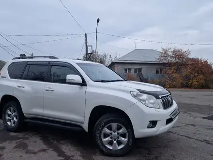 Toyota Land Cruiser Prado 2011 года за 13 800 000 тг. в Алматы – фото 2