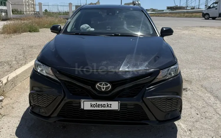 Toyota Camry 2021 года за 7 800 000 тг. в Актау