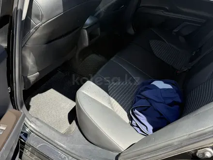 Toyota Camry 2021 года за 7 800 000 тг. в Актау – фото 9