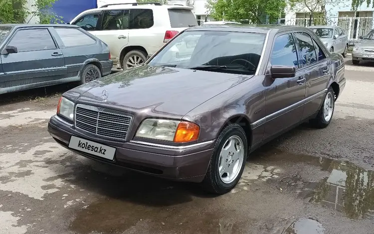 Mercedes-Benz C 180 1995 года за 1 980 000 тг. в Астана