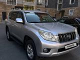 Toyota Land Cruiser Prado 2013 года за 14 500 000 тг. в Атырау – фото 2