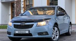 Chevrolet Cruze 2013 года за 3 340 000 тг. в Караганда – фото 2
