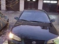 Toyota Camry 1998 годаfor3 200 000 тг. в Семей