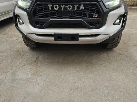 Toyota Hilux 2023 года за 28 500 000 тг. в Актау