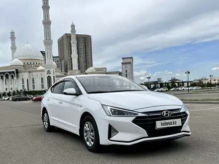 Hyundai Elantra 2020 года за 7 700 000 тг. в Астана – фото 2