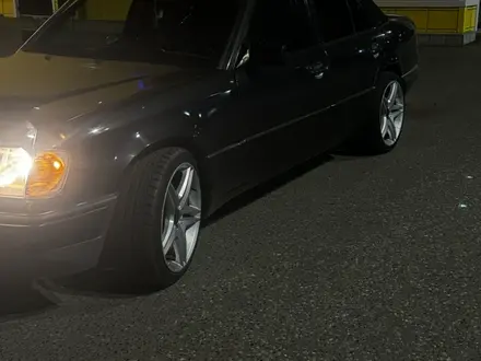 Mercedes-Benz E 200 1994 года за 2 200 000 тг. в Костанай – фото 3