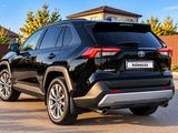 Toyota RAV4 2024 года за 17 000 000 тг. в Караганда – фото 2