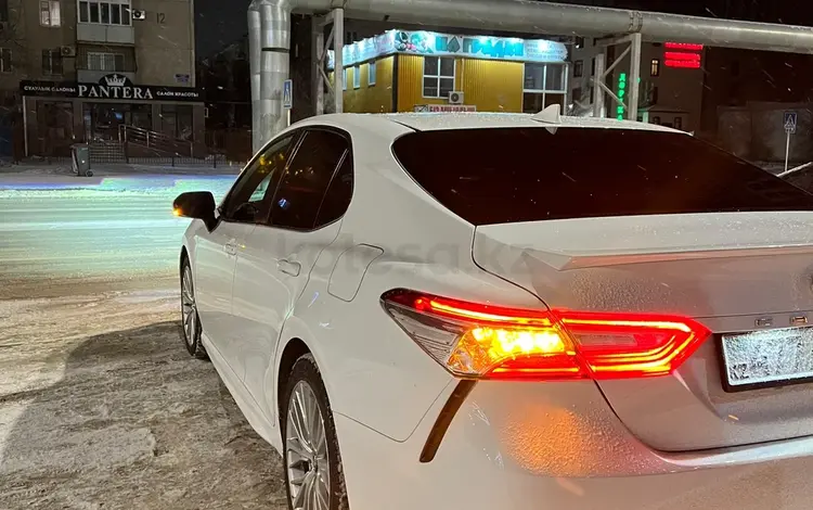 Toyota Camry 2021 года за 12 700 000 тг. в Атырау