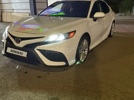Toyota Camry 2021 года за 12 700 000 тг. в Атырау – фото 7