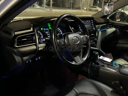 Toyota Camry 2021 года за 12 700 000 тг. в Атырау – фото 4
