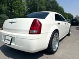 Chrysler 300C 2006 года за 6 300 000 тг. в Астана – фото 2