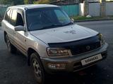 Toyota RAV4 1998 года за 3 500 000 тг. в Алматы – фото 2