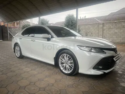 Toyota Camry 2020 года за 15 000 000 тг. в Алматы – фото 35