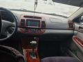 Toyota Camry 2004 года за 5 500 000 тг. в Усть-Каменогорск – фото 6