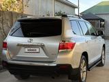 Toyota Highlander 2013 года за 10 500 000 тг. в Актау – фото 4