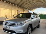 Toyota Highlander 2013 года за 10 500 000 тг. в Актау