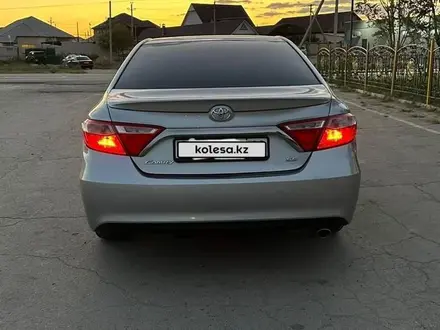 Toyota Camry 2015 года за 9 200 000 тг. в Жанаозен – фото 3