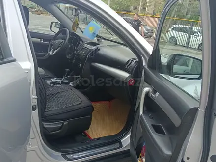 Kia Sorento 2012 года за 8 000 000 тг. в Астана – фото 4