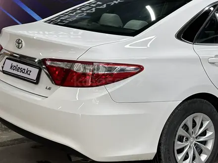 Toyota Camry 2016 года за 9 300 000 тг. в Актобе – фото 4