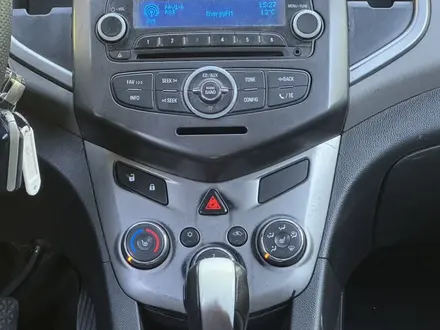 Chevrolet Aveo 2015 года за 3 800 000 тг. в Семей – фото 10
