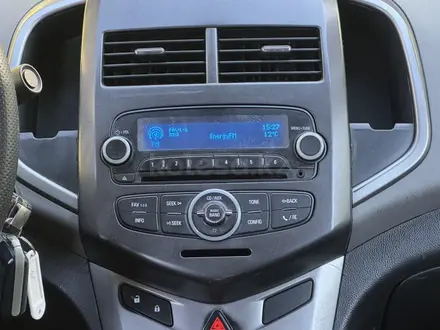 Chevrolet Aveo 2015 года за 3 800 000 тг. в Семей – фото 9