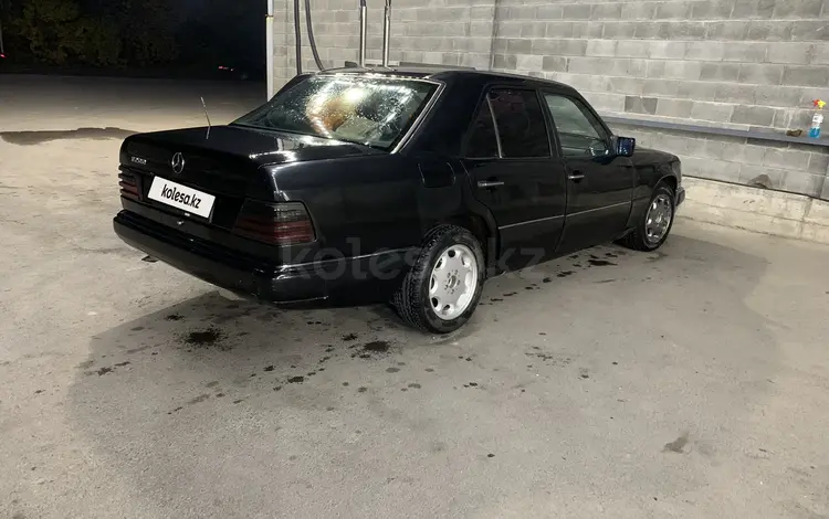 Mercedes-Benz E 230 1992 годаfor800 000 тг. в Карабулак (Талгарский р-н)