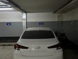 Hyundai Elantra 2019 года за 7 400 000 тг. в Астана – фото 2