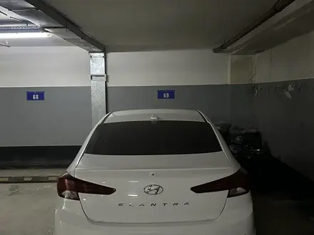 Hyundai Elantra 2019 года за 7 400 000 тг. в Астана – фото 2