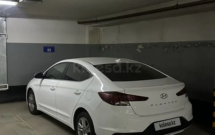 Hyundai Elantra 2019 года за 7 400 000 тг. в Астана