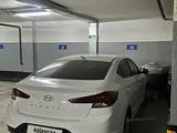 Hyundai Elantra 2019 года за 7 400 000 тг. в Астана – фото 3